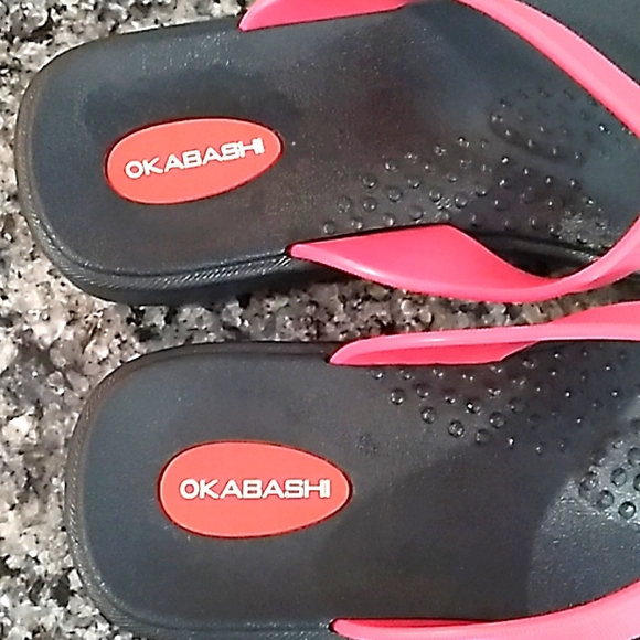 Okabashi Pink/Black Flip Flop Sandals. Size Small - Picture 6 of 7